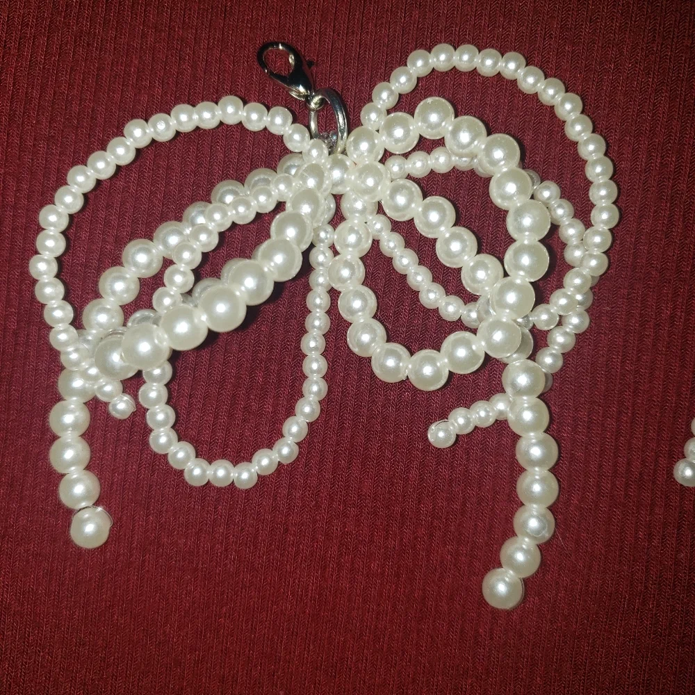 NWOT Pearl Bow CharmS - Picture 5 of 9